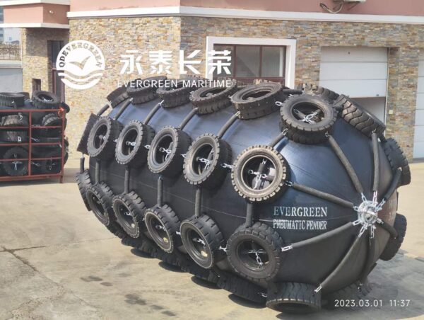Pneumatic Rubber Fender with customized chain tyre net - Image 3