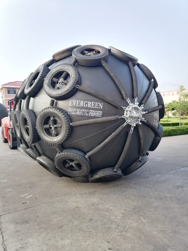 Pneumatic Rubber Fender with customized chain tyre net