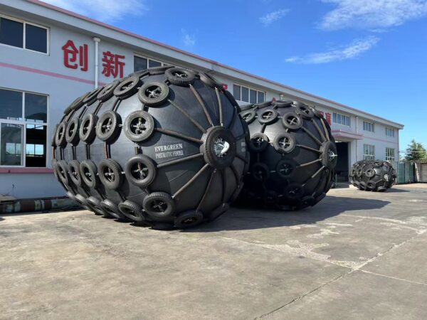 Pneumatic Rubber Fender with customized chain tyre net - Image 2